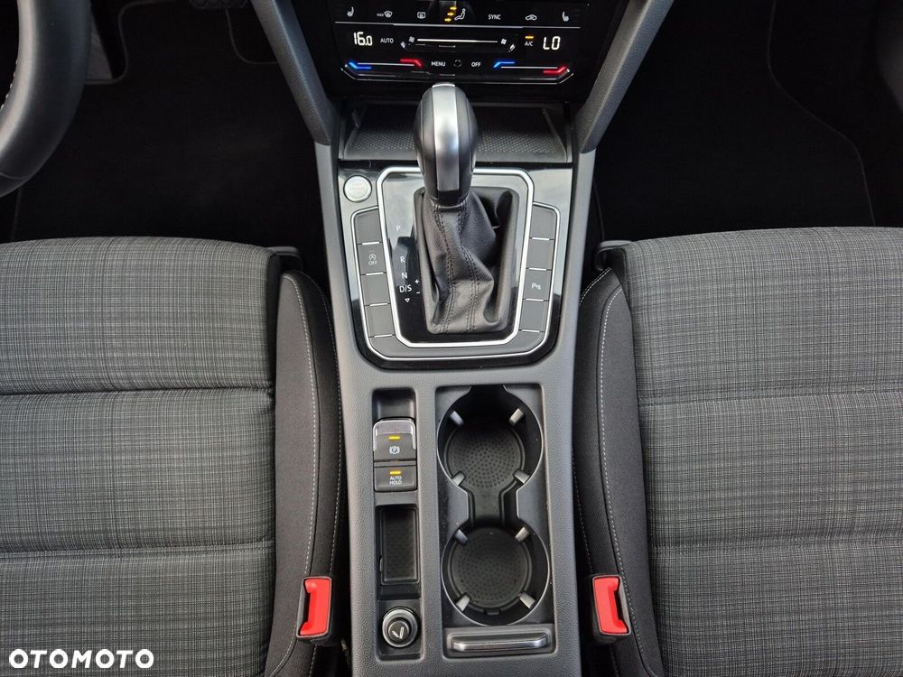 Volkswagen Passat 2.0 TDI EVO Business DSG - 18