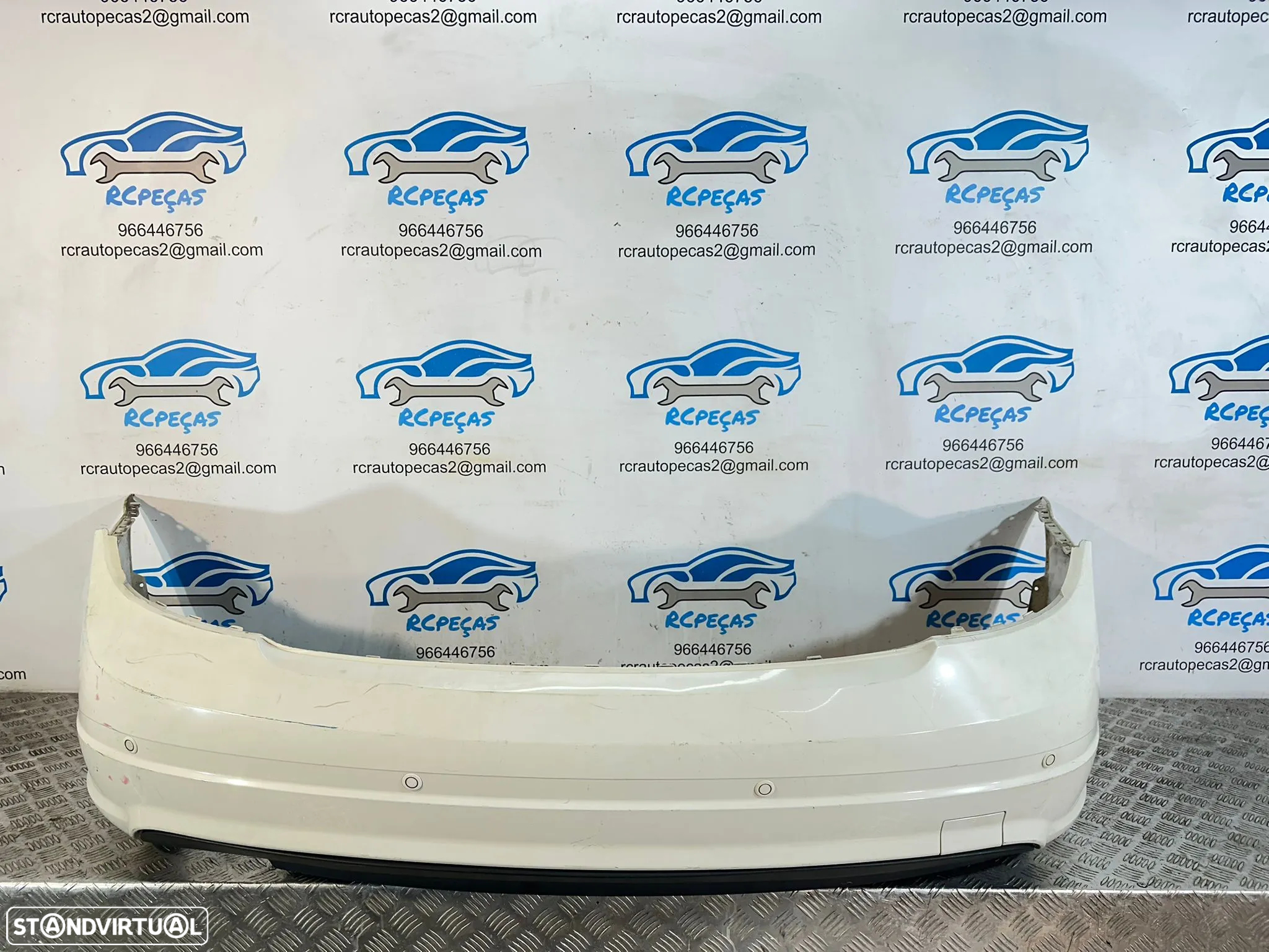 .Parachoques Tras Traseiro Original Mercedes Classe C W204 AMG Sport Sedan 2007 - 2011 - 2