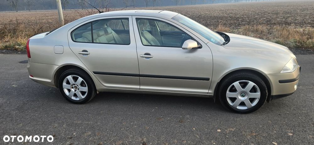 Skoda Octavia 2.0 FSI Automatik Laurin & Klement - 5