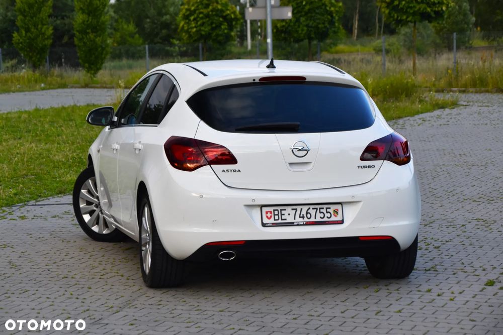 Opel Astra 1.6 Turbo White Edition - 29
