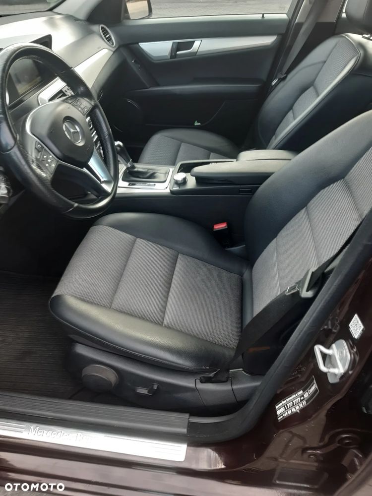 Mercedes-Benz Klasa C 220 CDI DPF Automatik BlueEFFICIENCY Avantgarde - 8