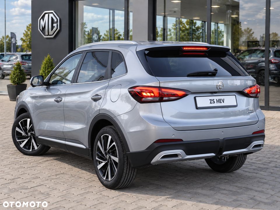 MG ZS Hybrid+ - 6