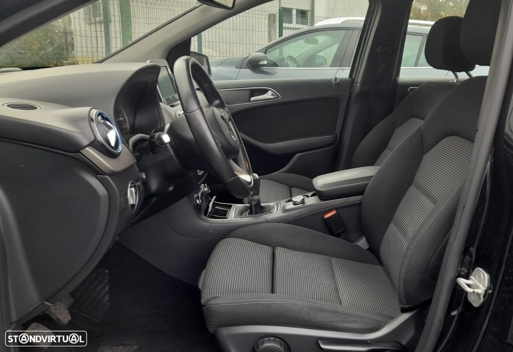 Mercedes-Benz B 180 d Urban - 9
