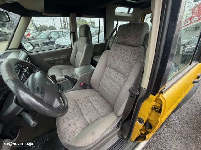Land Rover Discovery TD5 Entertainer - 16