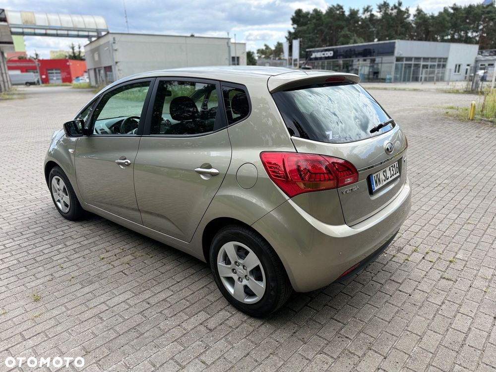 Kia Venga 1.4 CVVT Business Line - 24