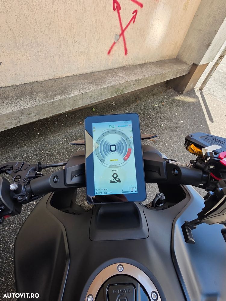 CF Moto 800 NK Advanced - 8