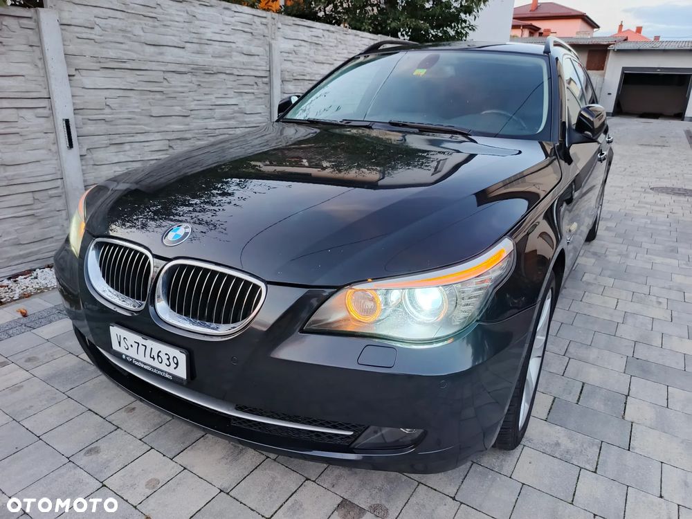 BMW Seria 5 525d xDrive Touring - 28