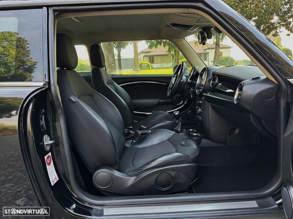 MINI 3 Portas Cooper D - 11