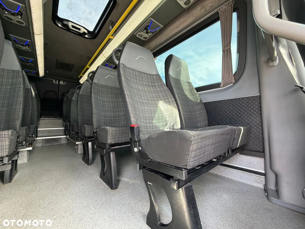 Mercedes-Benz Sprinter 516 - 17