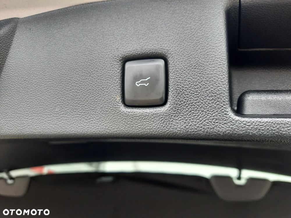 Ford Kuga 2.5P PHEV FWD ST-Line X - 27