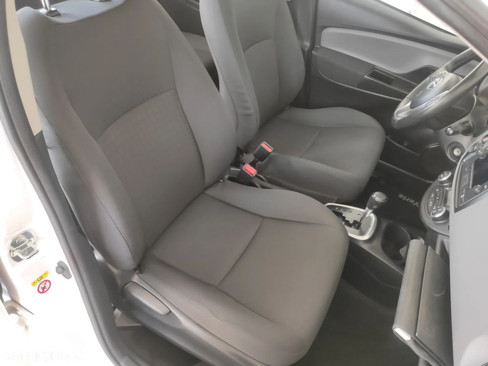 Toyota Yaris Hybrid 1.5 VVT-i Life - 16