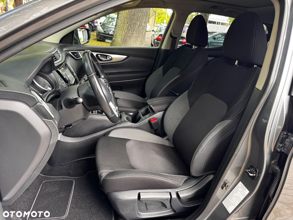 Nissan Qashqai 1.2 DIG-T Visia EU6 - 17