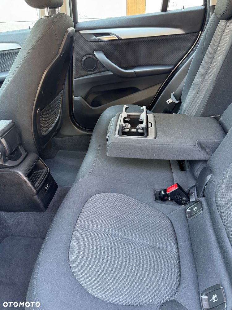 BMW X1 sDrive18i - 14