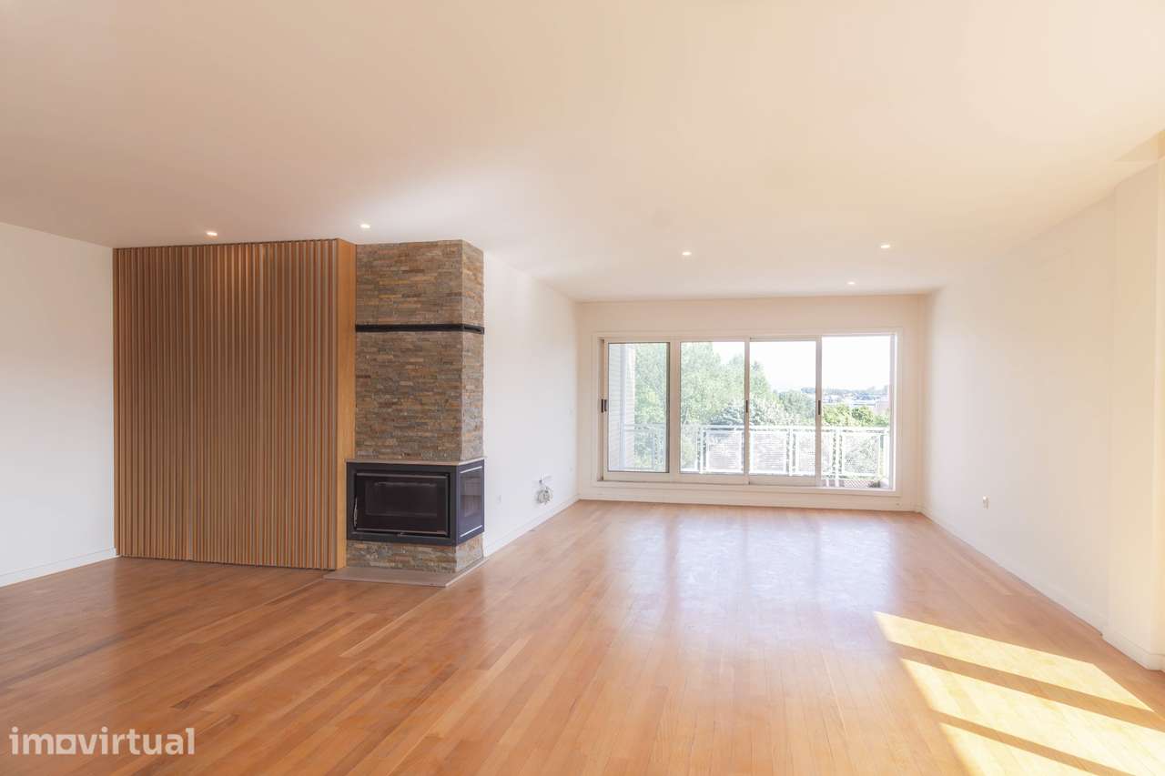 Apartamento T3, excelentes áreas 240m2 + garagem 31m2 + arrumos 4m2 - Grande imagem: 2/60