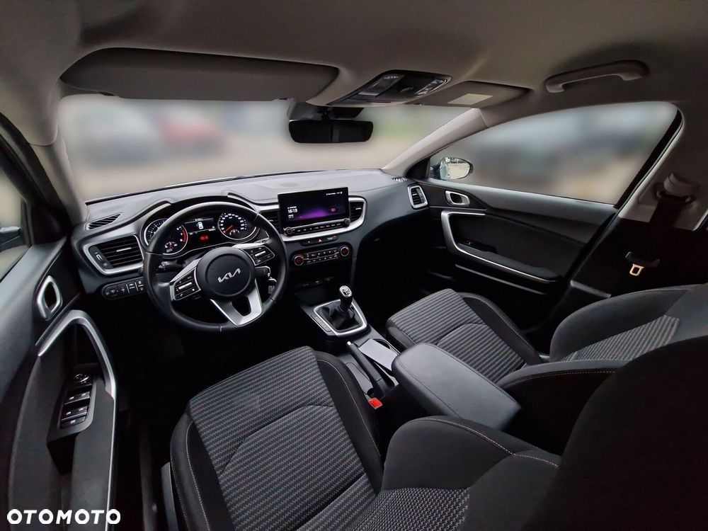 Kia Ceed - 12