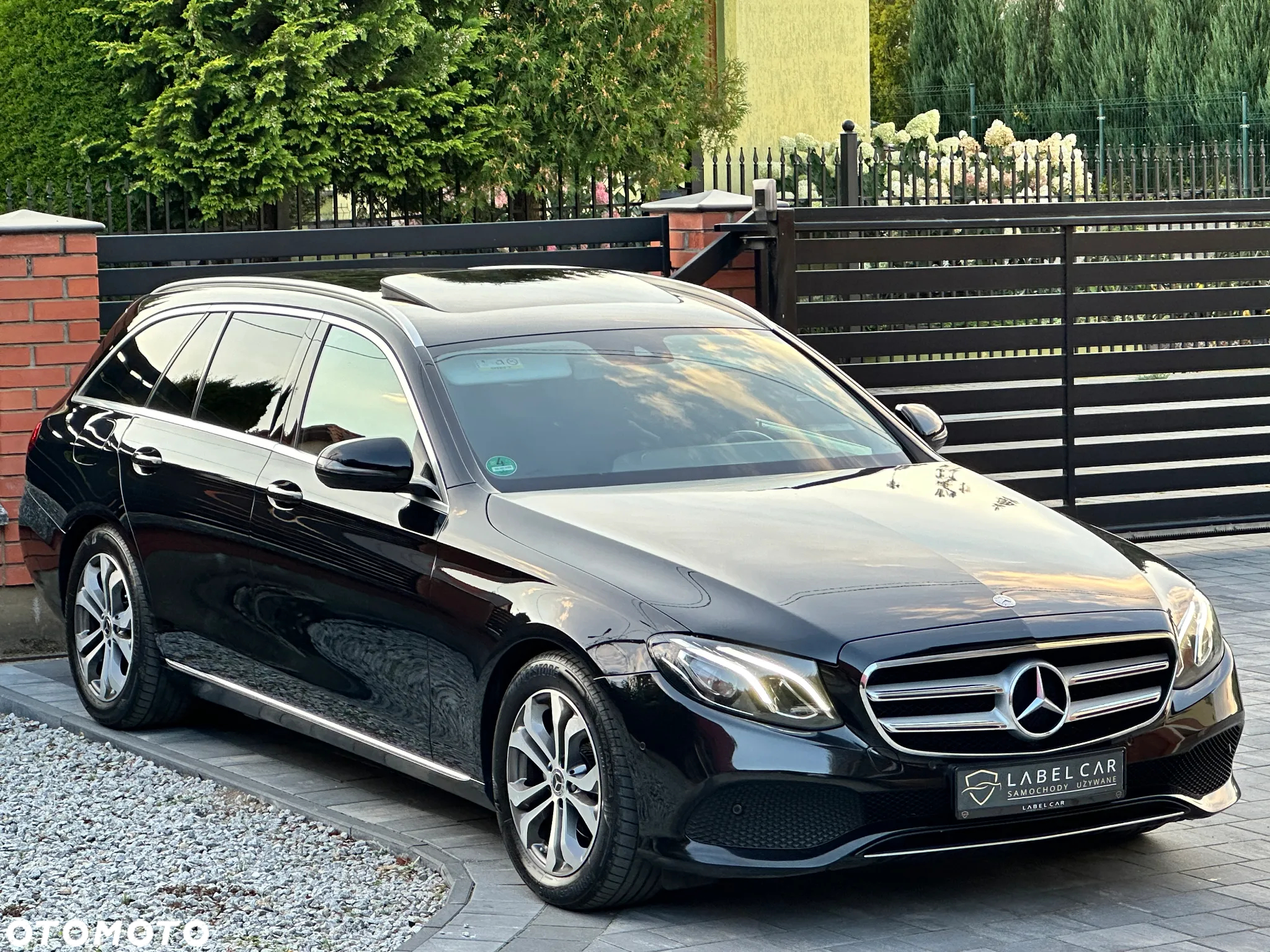 Mercedes-Benz Klasa E 220 d T 9G-TRONIC Avantgarde - 10