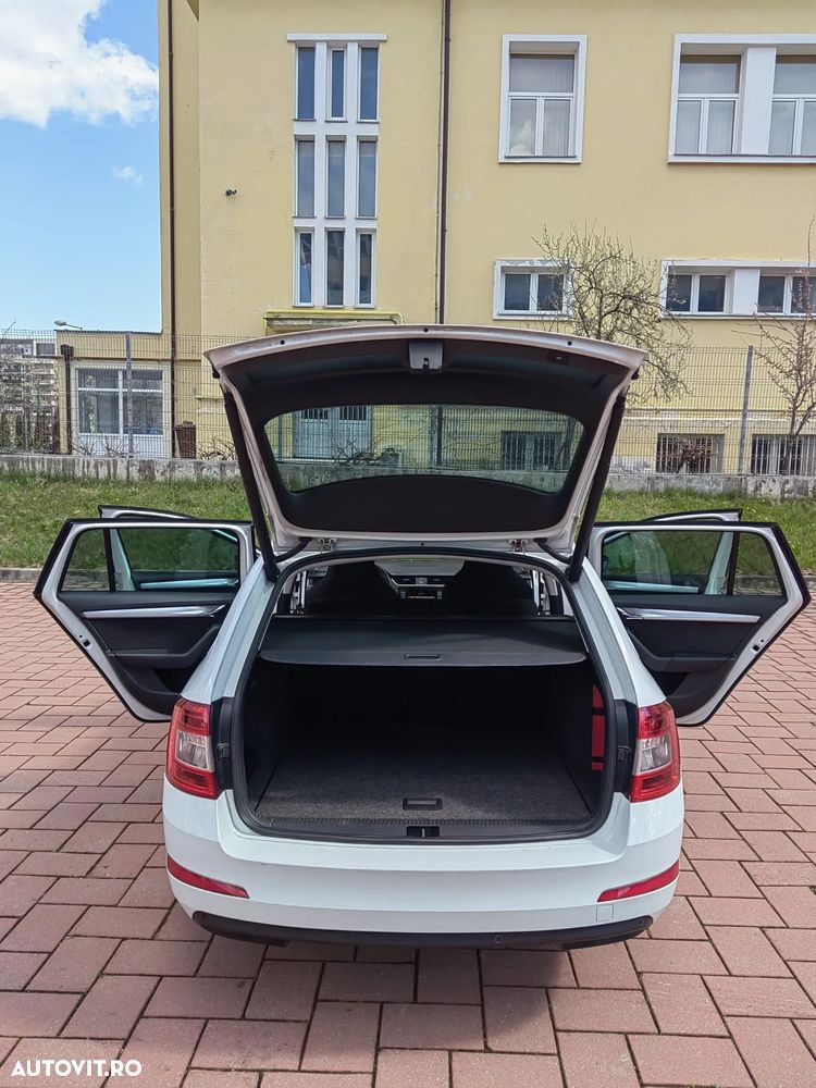 Skoda Octavia 2.0 TDI DSG Ambition - 20
