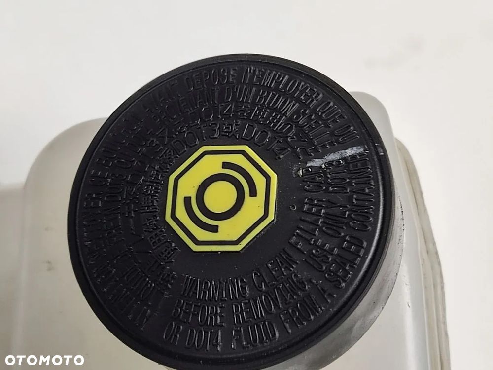 LEXUS UX 2.0i 19-22r Serwo Hamulcowe - 4