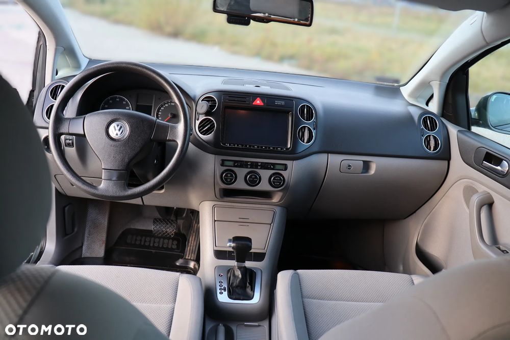 Volkswagen Golf 1.6 FSI Comfortline Tiptr - 18