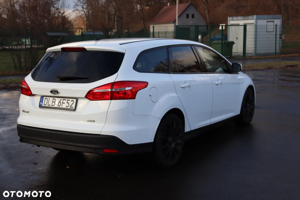 Ford Focus 1.0 EcoBoost Titanium - 11