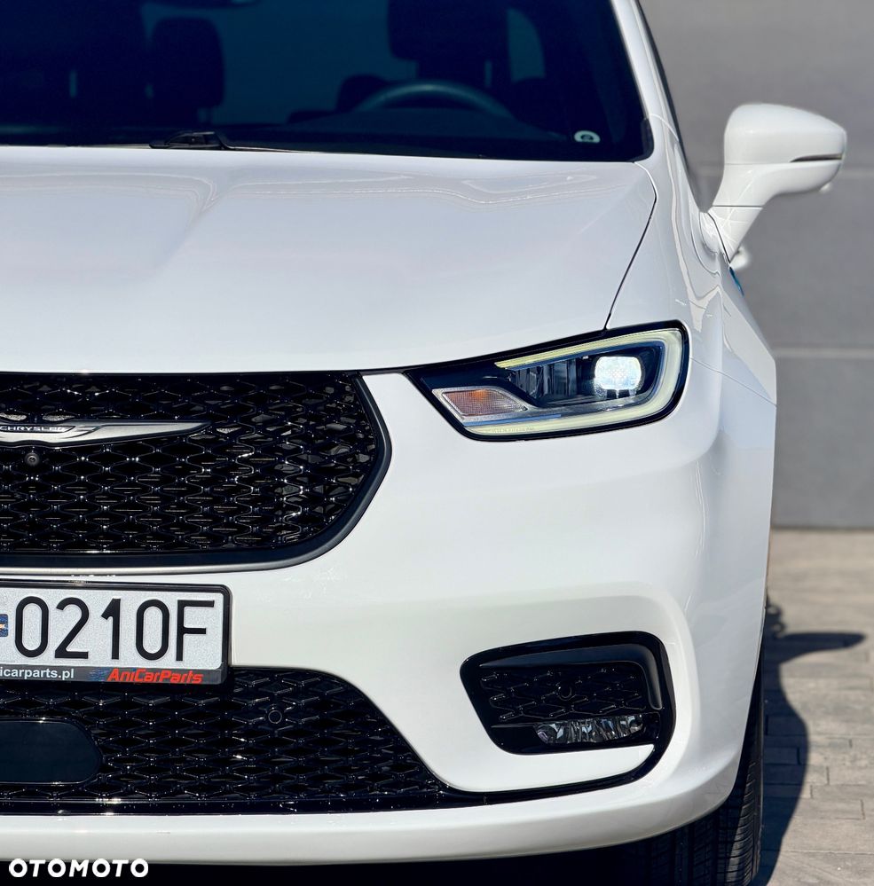 Chrysler Pacifica - 4
