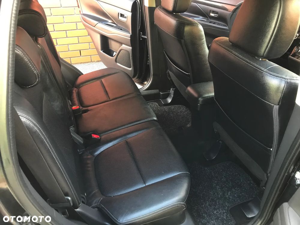 Mitsubishi Outlander 2.2 DI-D 4WD Diamant Edition - 30