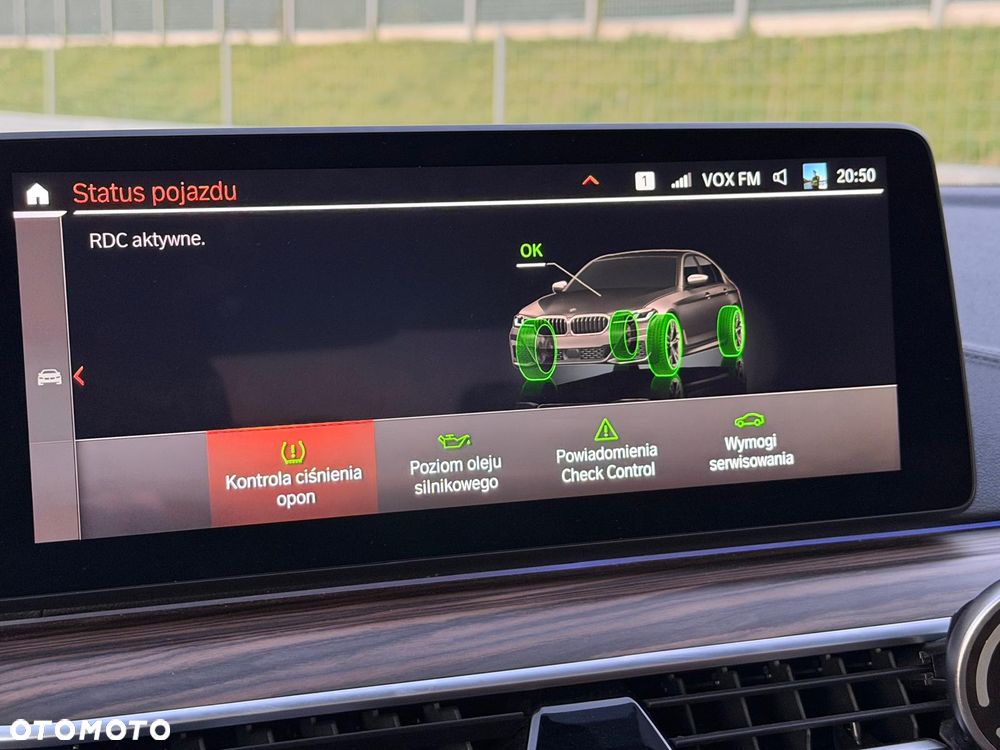 BMW Seria 5 M550i xDrive - 39