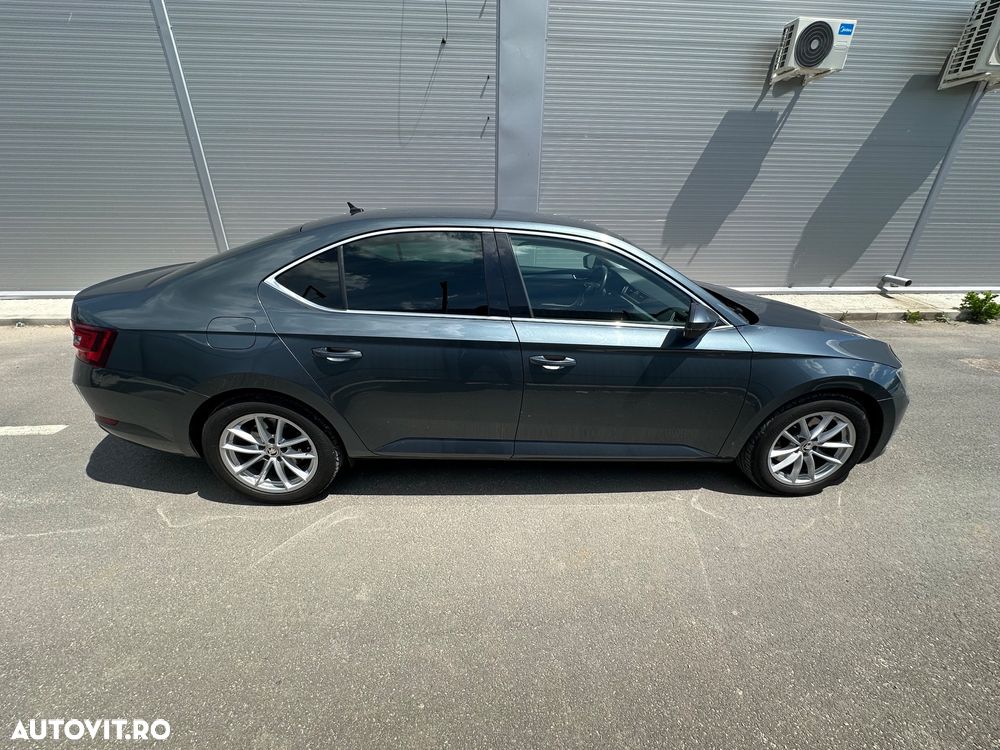 Skoda Superb 2.0 TDI DSG Style - 5