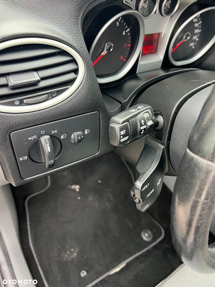Ford Focus 1.6 16V Viva I - 14