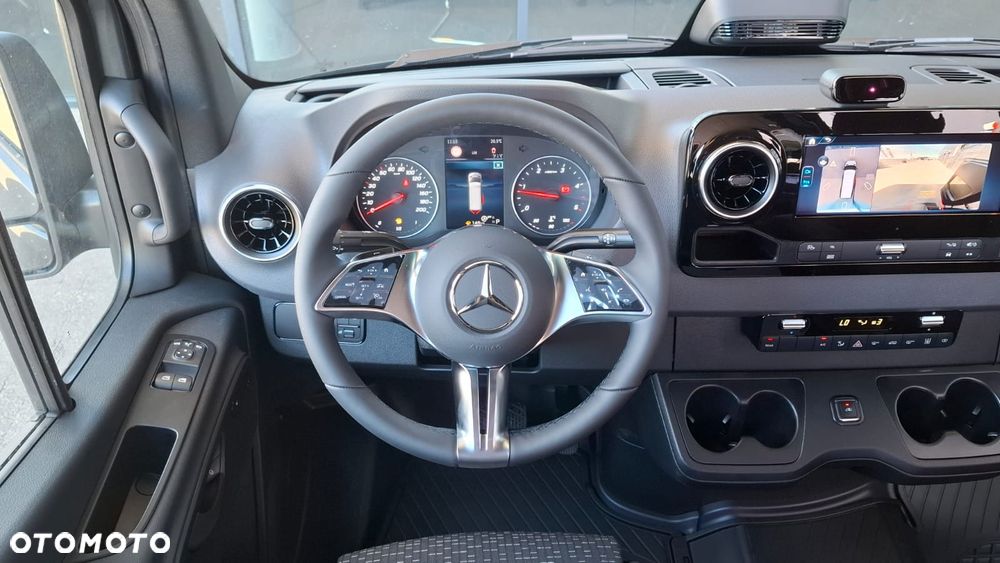 Mercedes-Benz Sprinter - 15