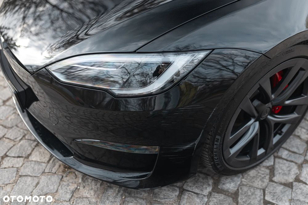 Tesla Model S - 5