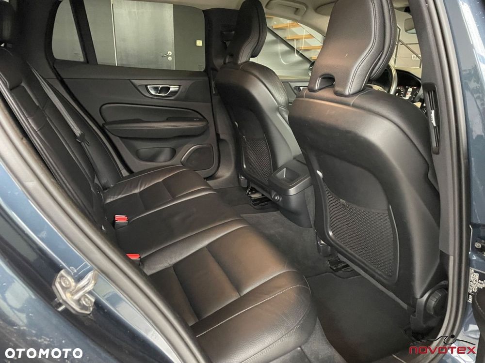 Volvo V60 D3 Momentum Pro - 11