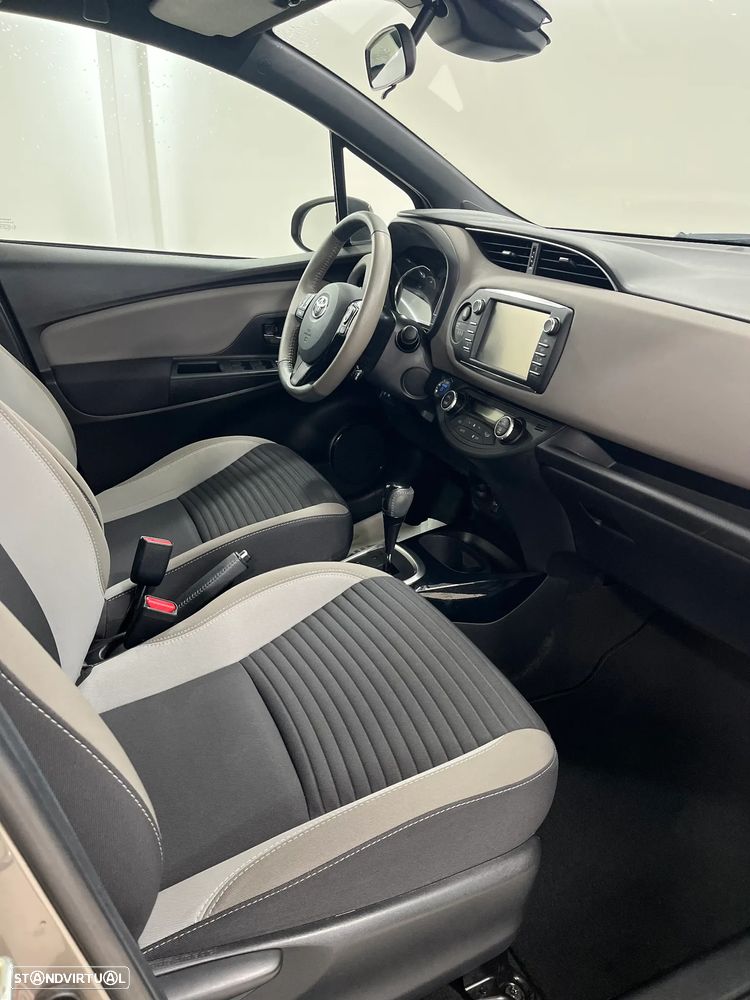 Toyota Yaris 1.5 HSD Exclusive - 9