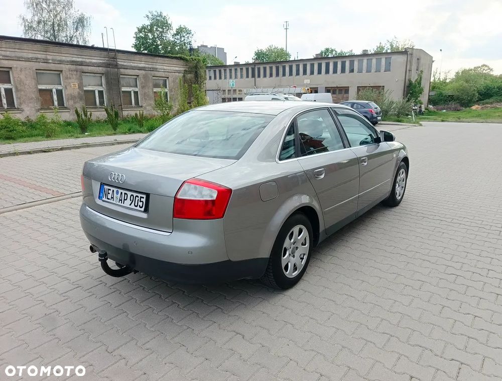 Audi A4 Limousine - 6