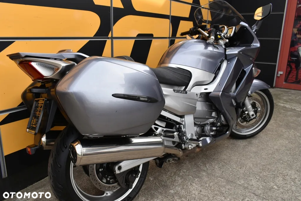 Yamaha FJR - 31