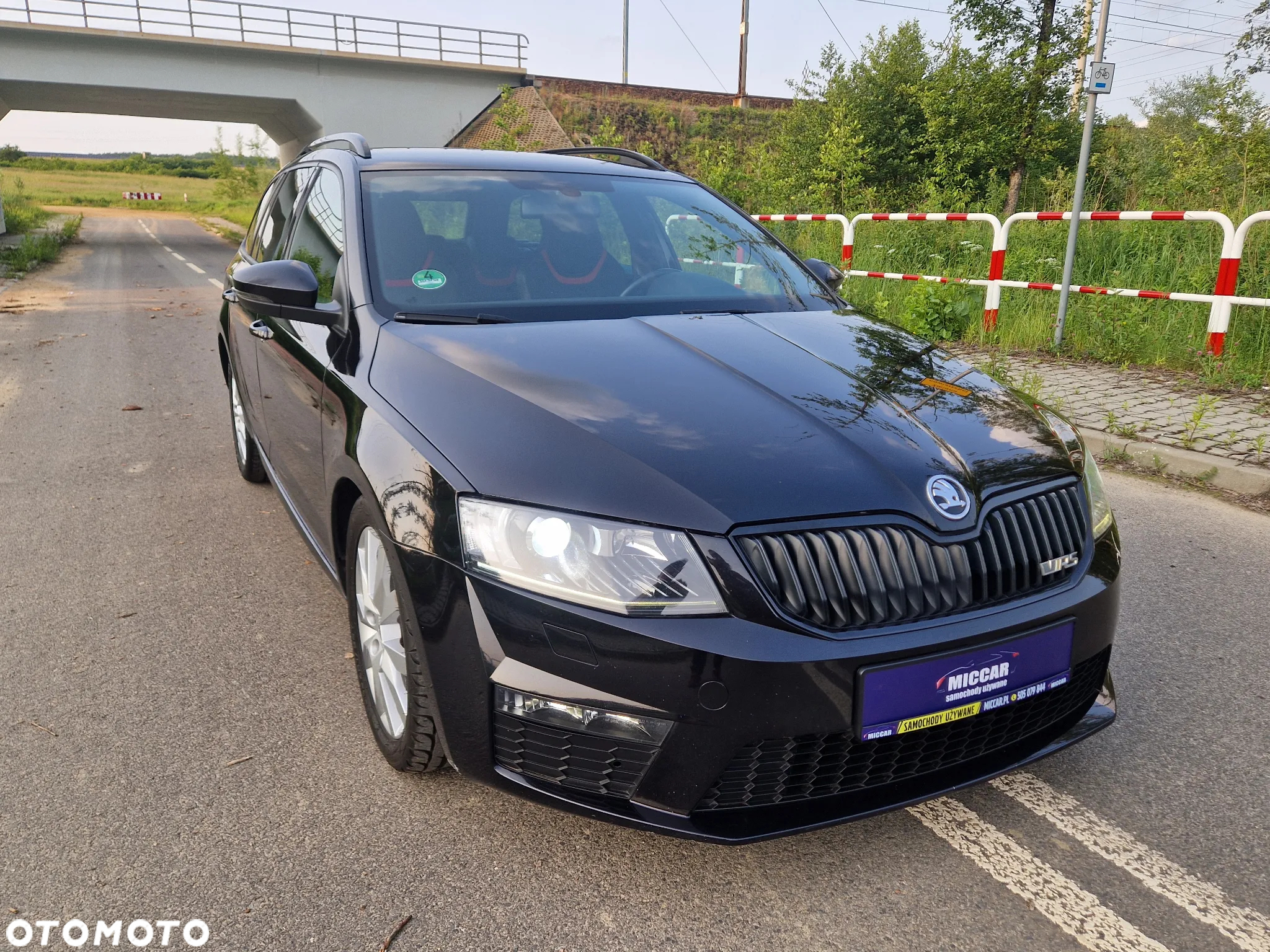 Skoda Octavia Combi 2.0 TDI (Green tec) RS - 12