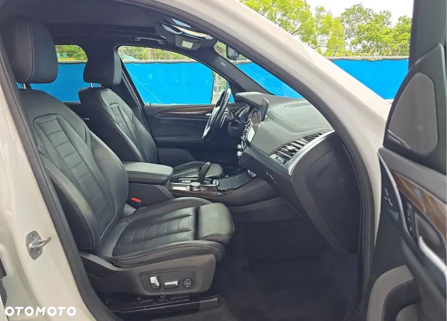 BMW X3 xDrive30i GPF Luxury Line - 10