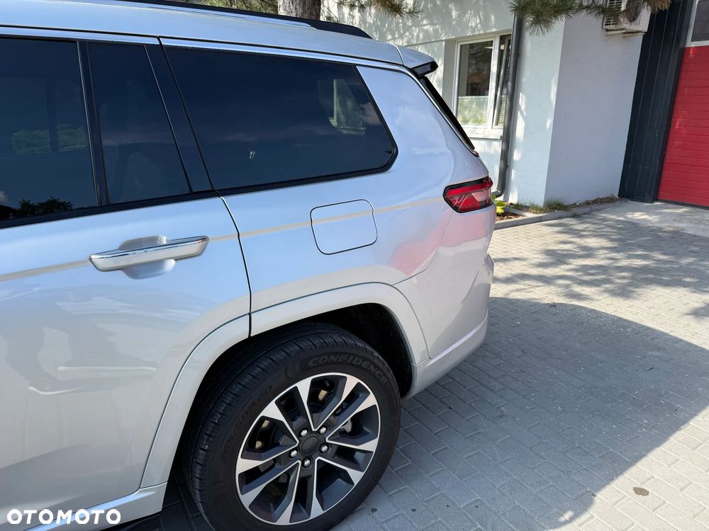 Jeep Grand Cherokee - 35