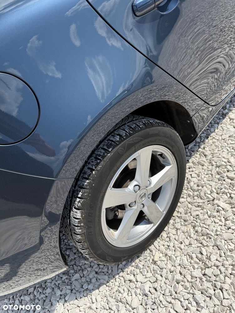 Volvo V40 D2 Kinetic - 13