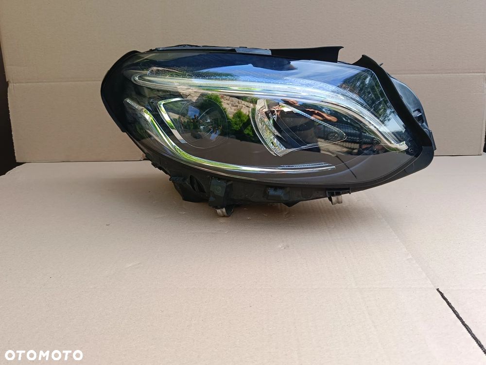 Full Led prawy Mercedes B klasa B-klasa W249 lampa prawa A269067001