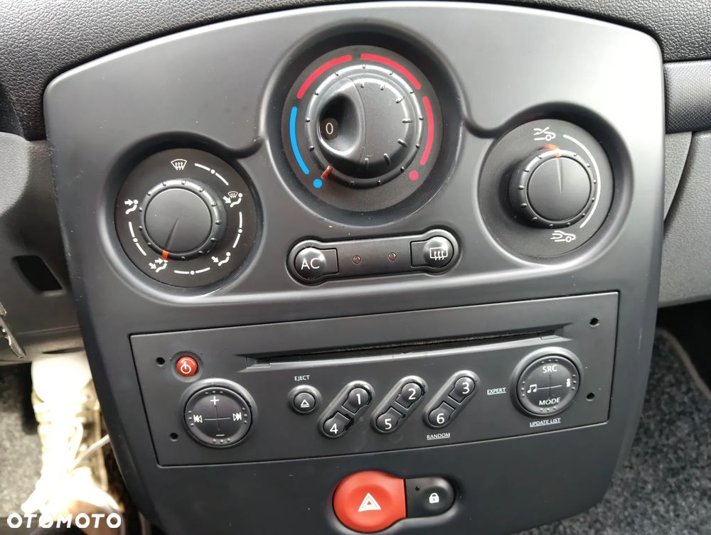 Renault Clio 1.2 16V Expression - 11