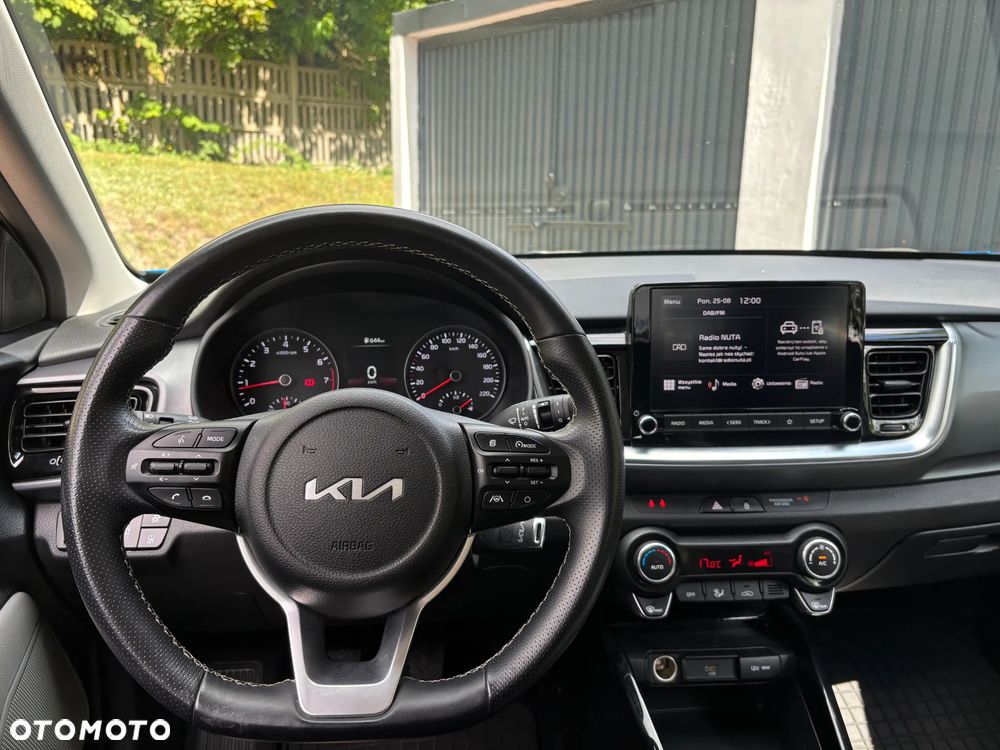 Kia Stonic 1.2 L - 6