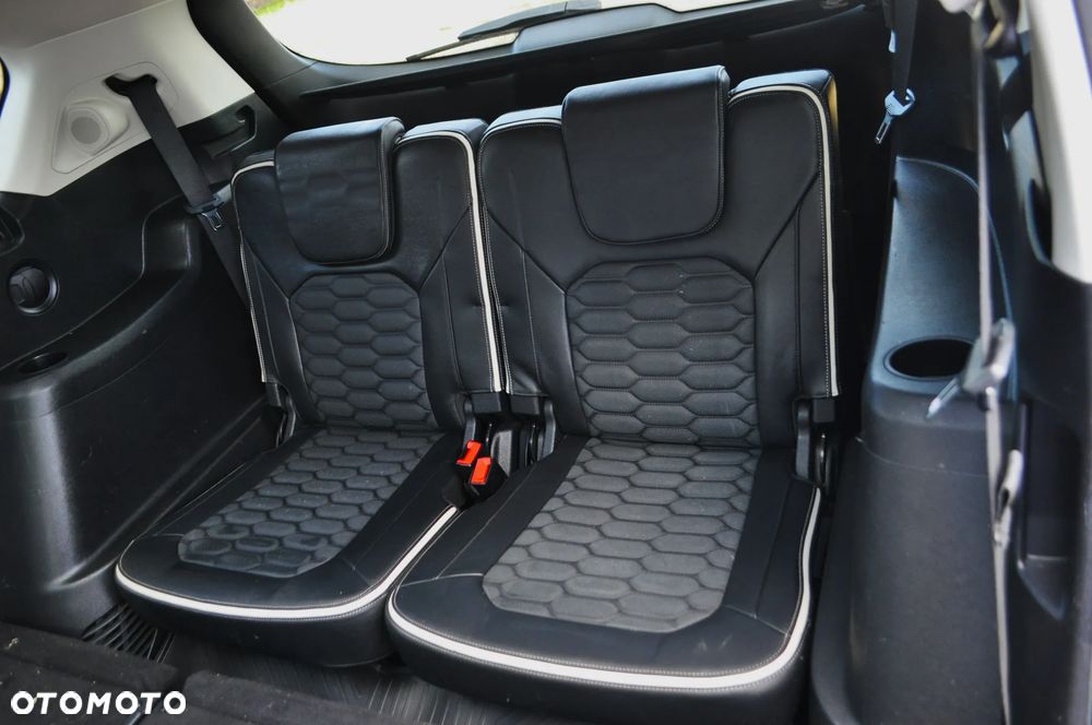 Ford S-Max - 32