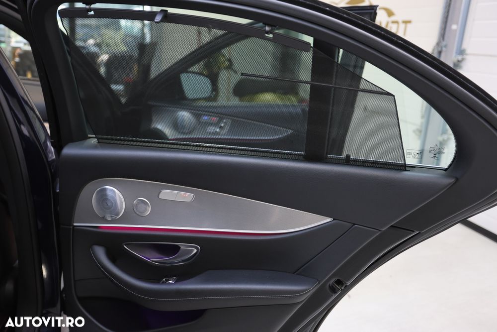 Mercedes-Benz E 300 de 4Matic 9G-TRONIC AMG Line - 13