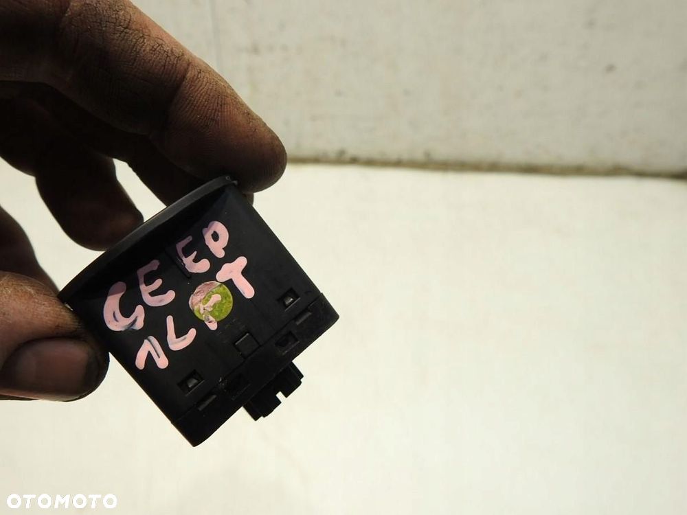 WŁĄCZNIK AIRBAG KIA CEED I 378090 - 2