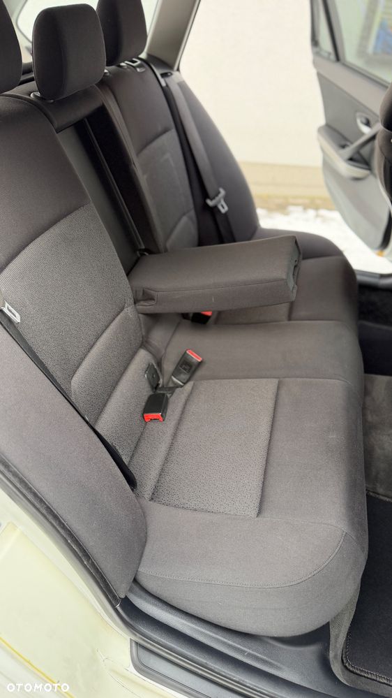 BMW Seria 3 320d DPF Edition Fleet Lifestyle - 12