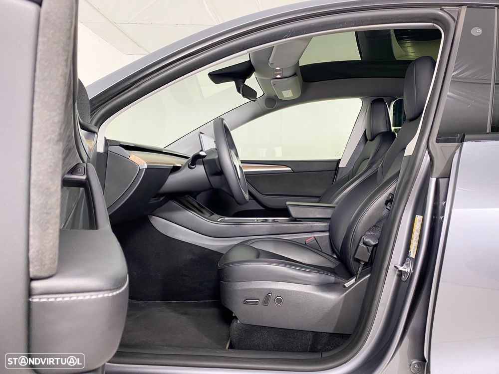 Tesla Model Y Long Range Dual Motor AWD - 10