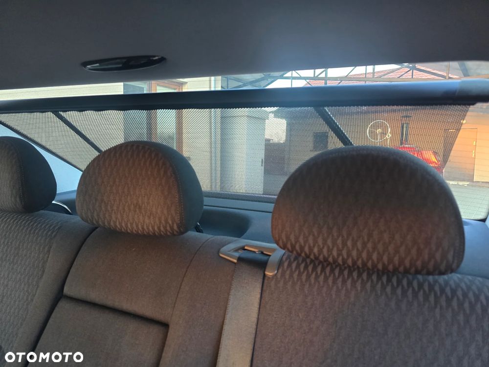 Mercedes-Benz Klasa E 280 CDI 4Matic Automatik Avantgarde DPF - 19