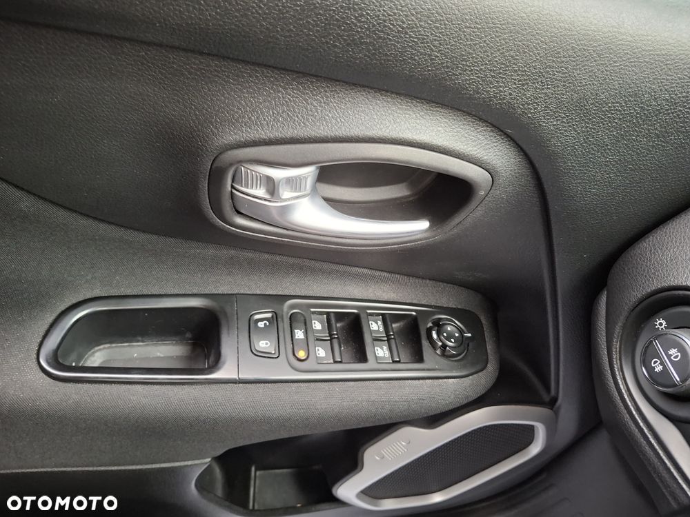 Jeep Renegade - 14