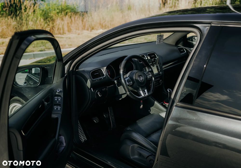 Volkswagen Golf VI 2.0 TSI GTI - 10